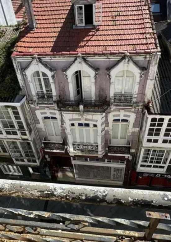 La reforma de edificios atrae a Ferrol a empresas de trabajos en altura